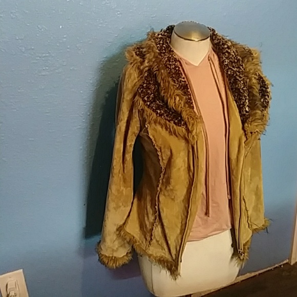Furry jacket - Picture 2 of 5